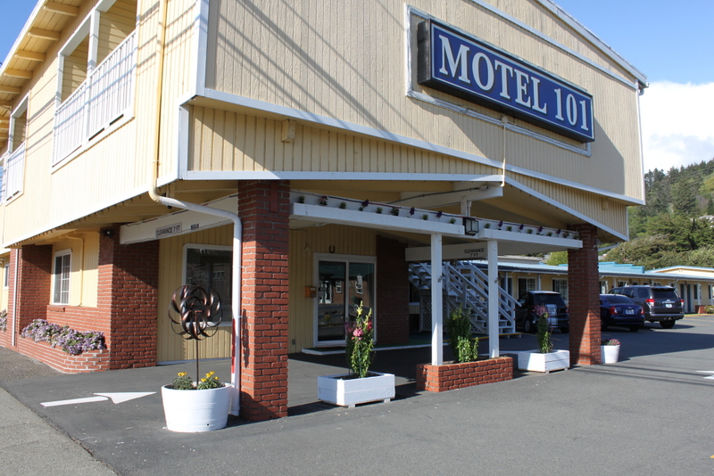 PHOTOS - Motel 101 - Gold Beach Oregon Motel on America's Wild Rivers ...